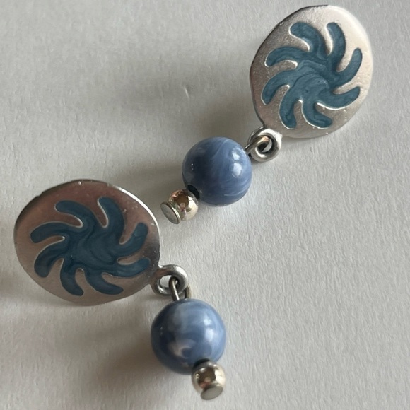 Avon Silver & Sapphire Pendant on 18kGP Chain + 3 Pairs Earrings~silver&blue - Picture 5 of 12